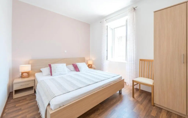 Fora Apartments