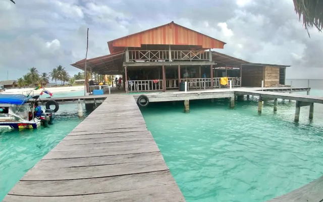 Private wood Cabins on San Blas island - private bathroom