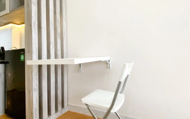 Modern Look And Comfy Studio Patraland Urbano Apartment