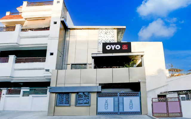 Hotel O Radha kunj By Namasya Retreat International