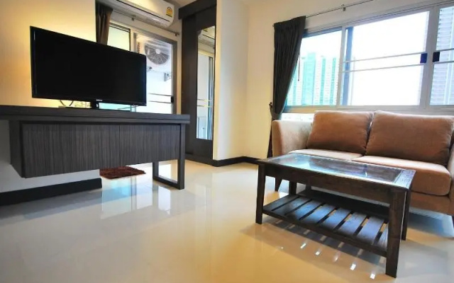 Canaries @38 Hotel by Baan Mina