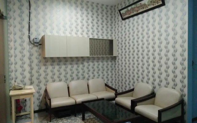 RedDoorz near Gajah Mada Street Semarang