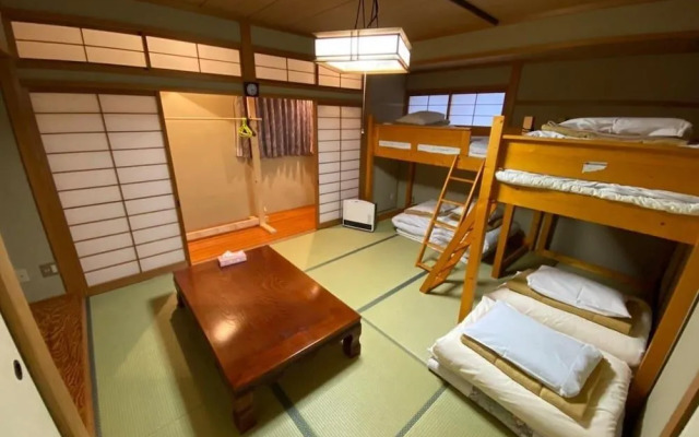 Guest House Nishiborakan - Hostel
