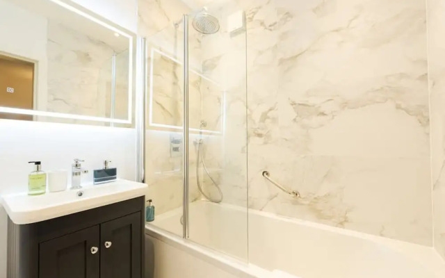 London Hues 2 Bedroom Apartment
