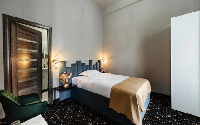 Palace Bulevard