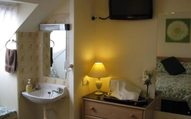 Stronchreggan View Guest House