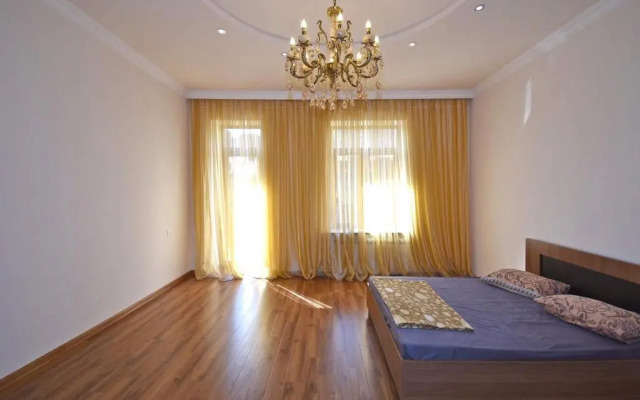 Tumanyan street, 3 bedrooms New Renovated apartment TM662