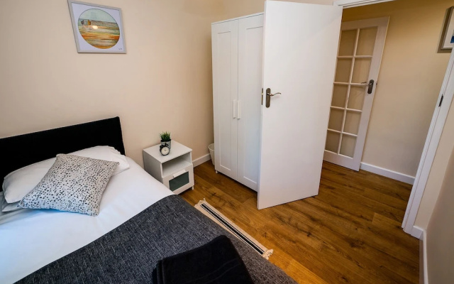 Unique Reading Apartment