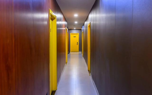 BEEZ Hotel