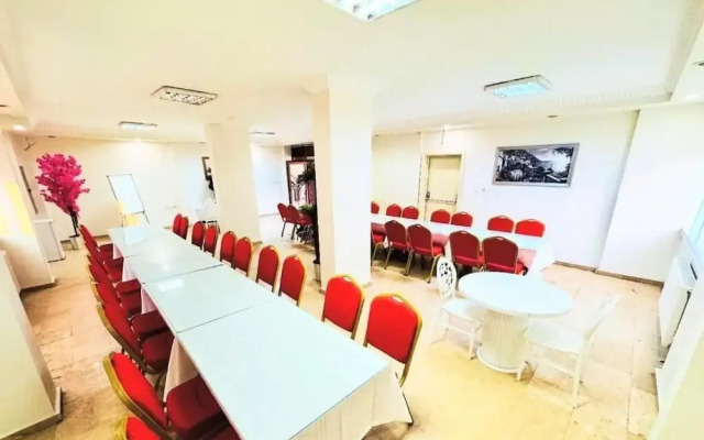 Garden Li̇va Hotel