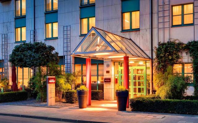 Отель Holiday Inn Düsseldorf - Hafen вид на фасад