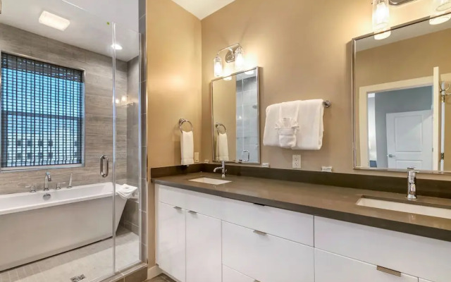 4 Bedroom Bienville Townhouses near Restaurants