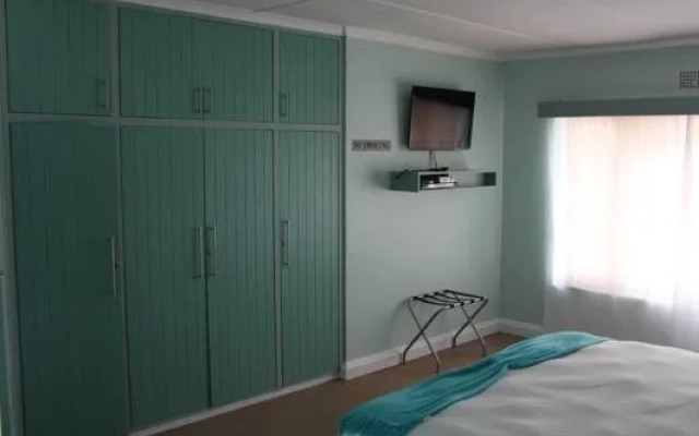 Whale Coast Lodge