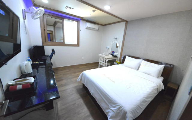 Adam & Eve Hotel