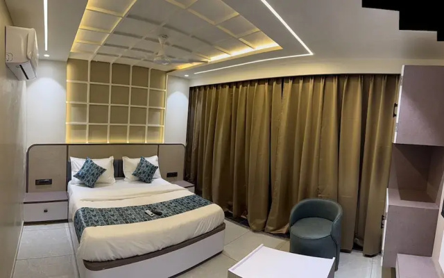 Hotel Vallabh Sky