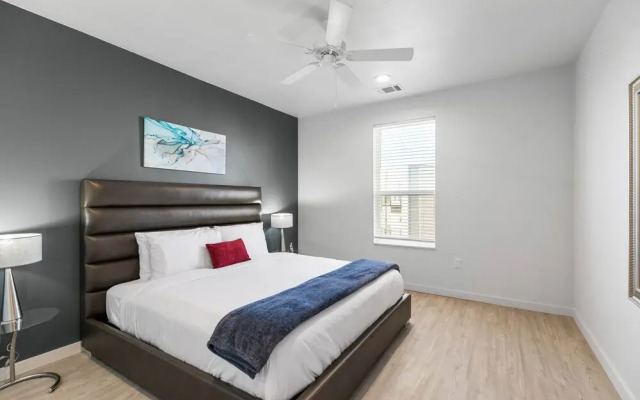 FlatZ 432 Condos By Barsala