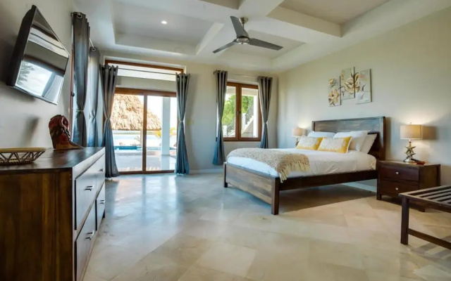 Villa Laguna Gecko in Belize City
