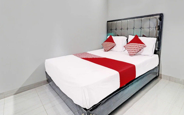 OYO 92057 Reny Kost Syariah