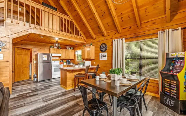 View-location-hot Tub-2 Fireplaces-jacuzzi-arcade
