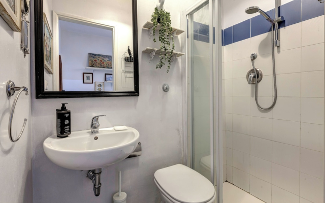 Casine Apartment by Mamo Florence