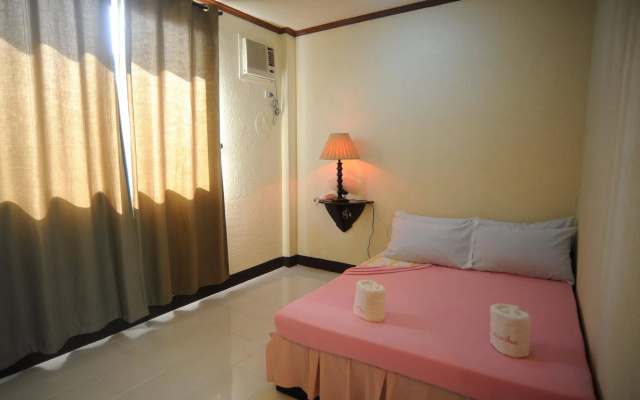 La Charica Inn & Suites