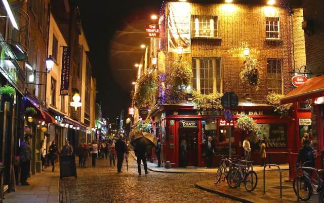 Апартаменты Temple Bar Apartment вид на фасад