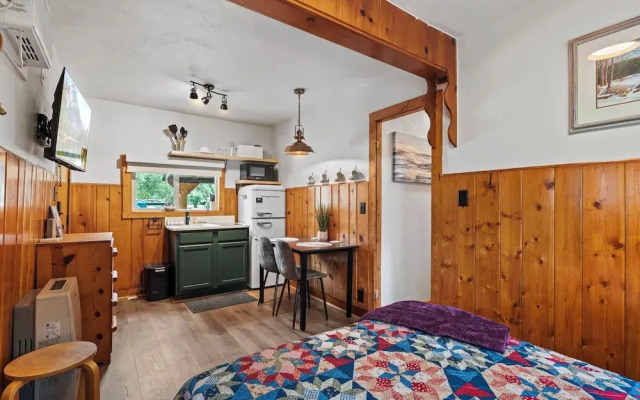 Timber Lodge Cabin 5