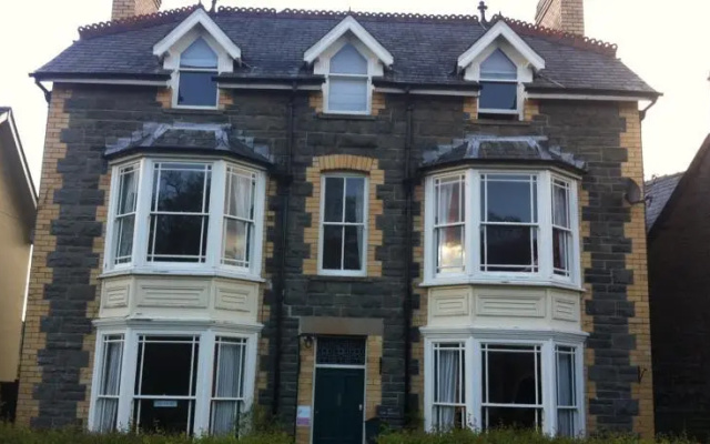 The Hollies Guest House