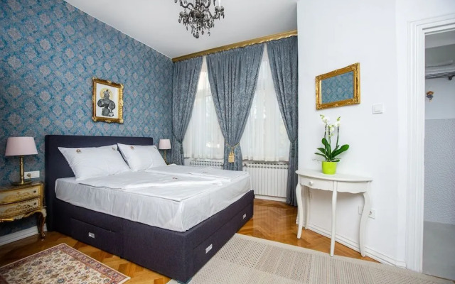 Crown Rooms