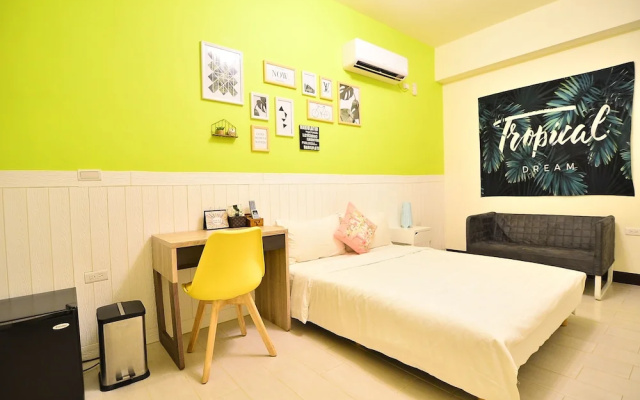 Paper Jet B&B