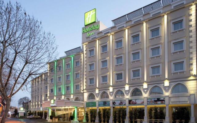 Отель Holiday Inn Istanbul City вид на фасад