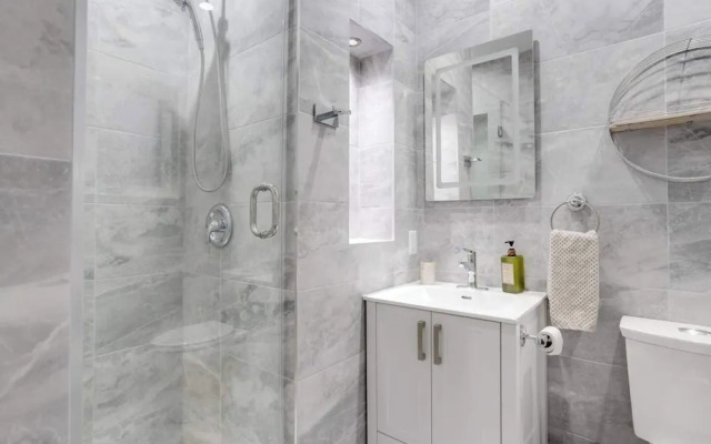 Casa Hotels: Stylish Suite With Patioleslieville
