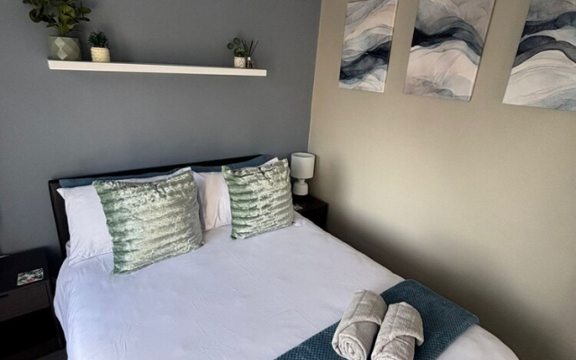 Holiday Apartments - Millennial Arch