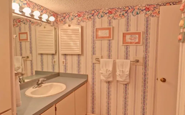106 Las Brisas Poolside Condo 1 Bedroom Condo by RedAwning