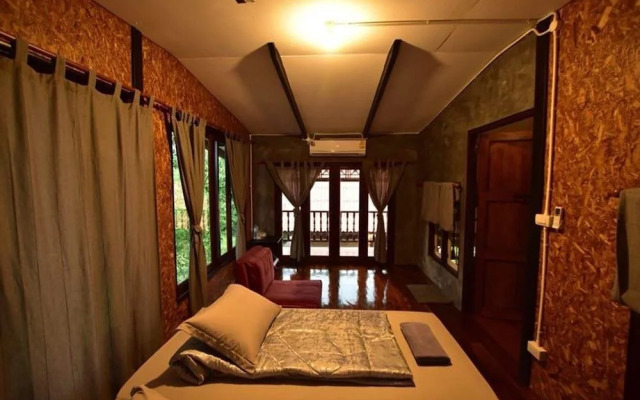 Baan Lanwa Homestay