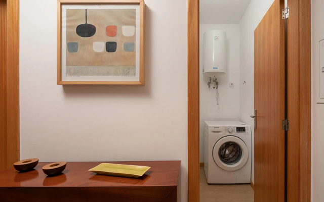 Ribeira das Casas Apt 3E by Homie