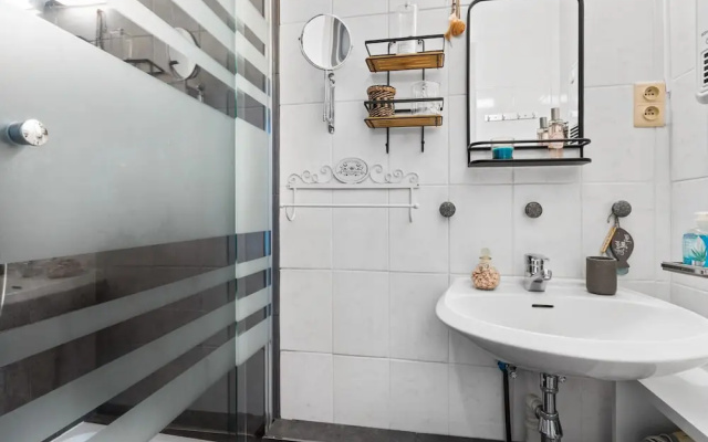 Attractive Apartment Near the Center