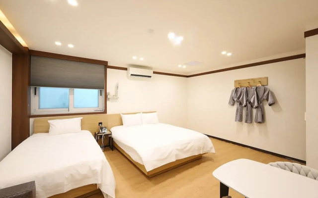 JB Plus Hotel