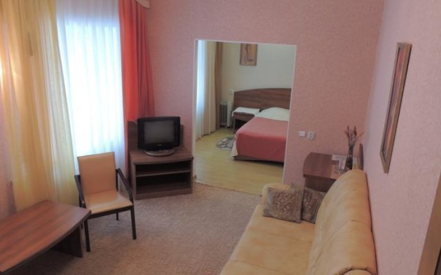 Гостиница "Янтарь" в Ярцево отзывы, цены и фото номеров - забронировать гостиницу "Янтарь" онлайн комната для гостей
