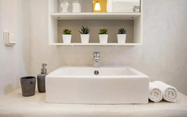 Relax by Mikri Santa Maria Beach - 2 Bedroom House