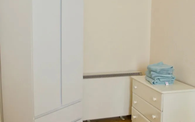 1 Bedroom Flat In Roseburn