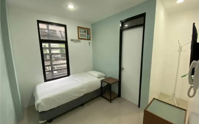 OYO 249 Happy House