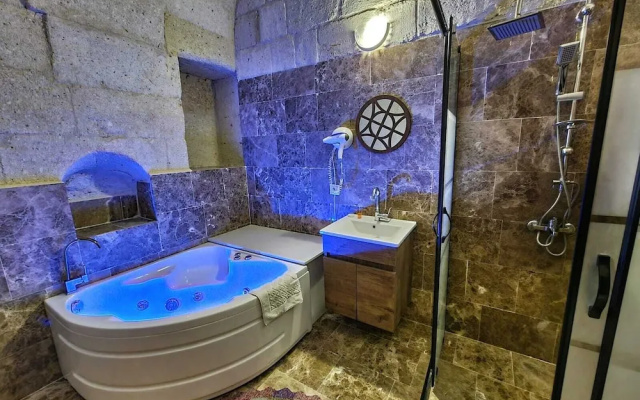 Lavinia Cappadocia