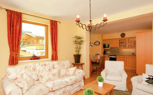 Chalet in Saalbach Near Ski Lift & Sauna