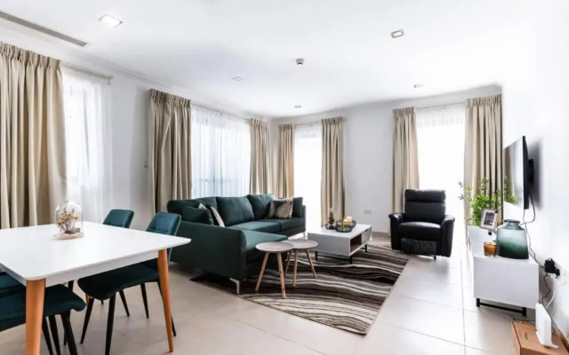 Amazing Deluxe Room Space Available