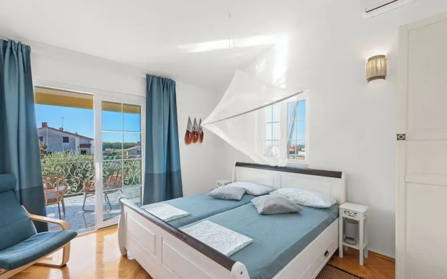 Holiday House with Pool Villa Seabird