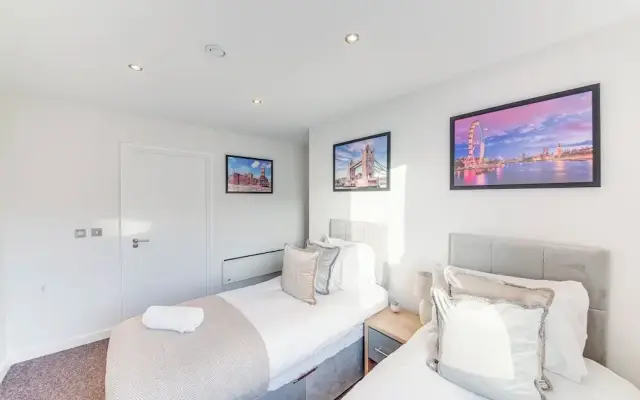 Elegant Shire House Apartment