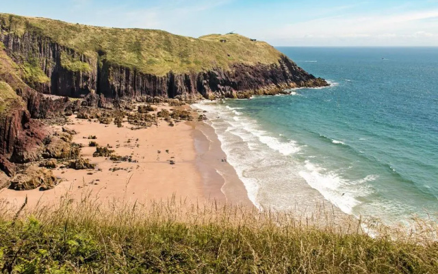 Manorbier Castle Inn Bay Room (Adults Only)
