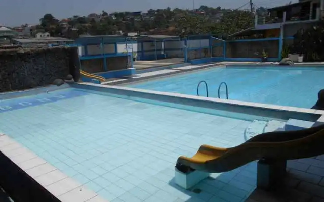 Rumah Syariah & Kolam Renang Bugenville Guesthouse