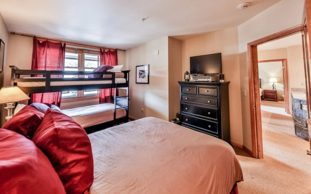 Zephyr Slopeside - 1504 2 Bedroom Condo by RedAwning
